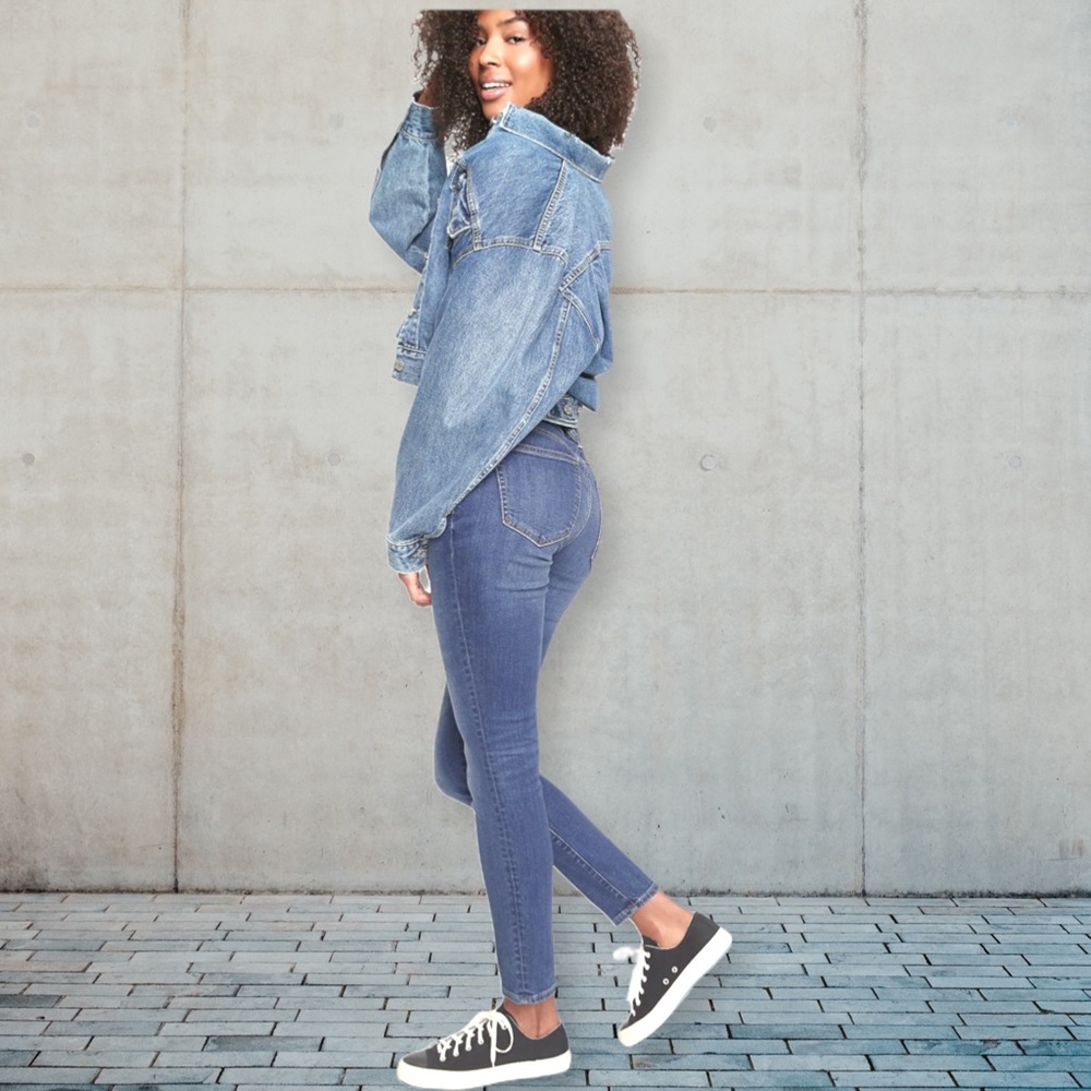 GAP Mid-Rise True Skinny Jeans